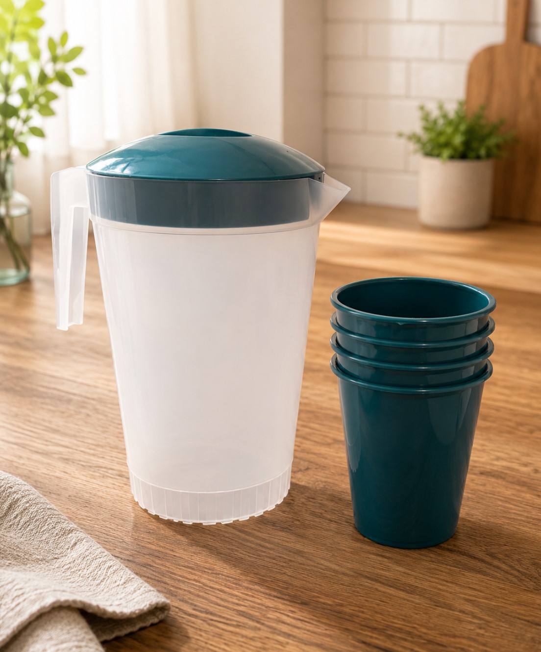 Jarra + 4 vasos de plastico
